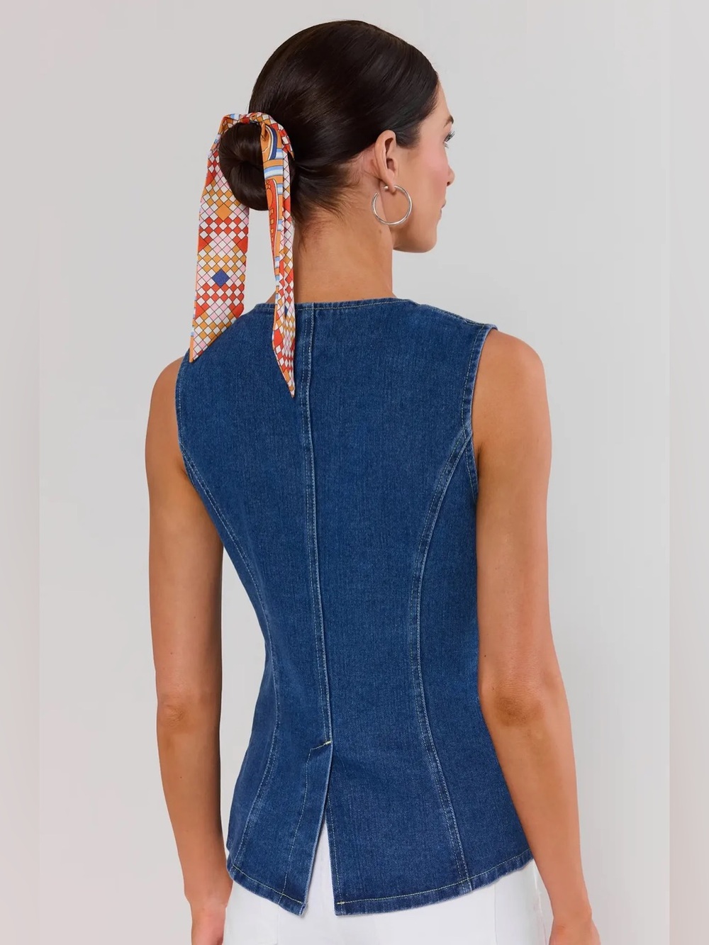 NWT Avara Medium Wash Denim Vest Sz S - Picture 2 of 8
